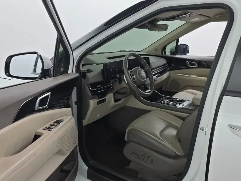 2024 Kia Carnival с пробегом 90 879 км
