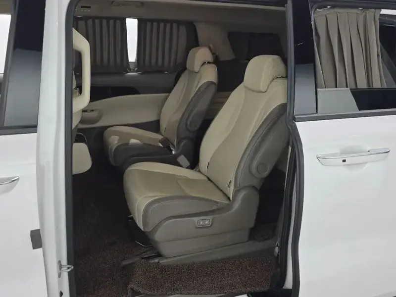 2024 Kia Carnival с пробегом 90 879 км