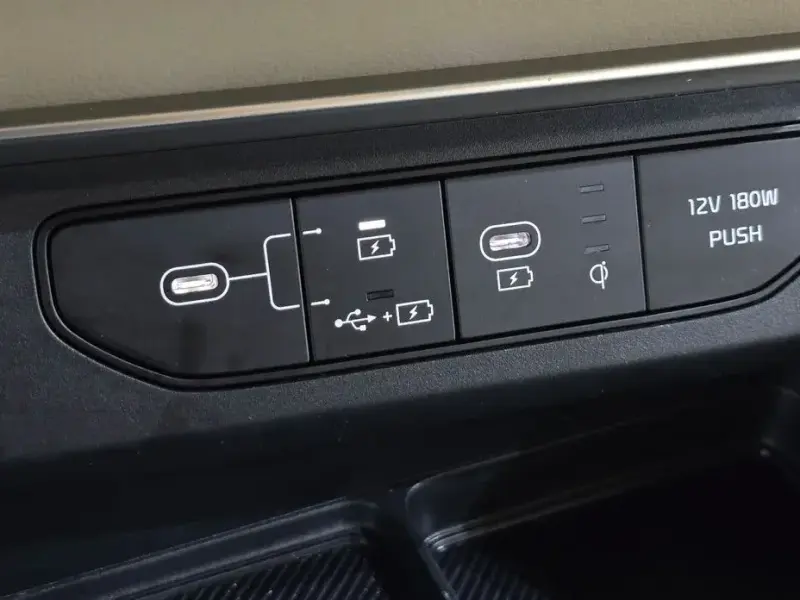 2024 Kia Carnival с пробегом 90 879 км