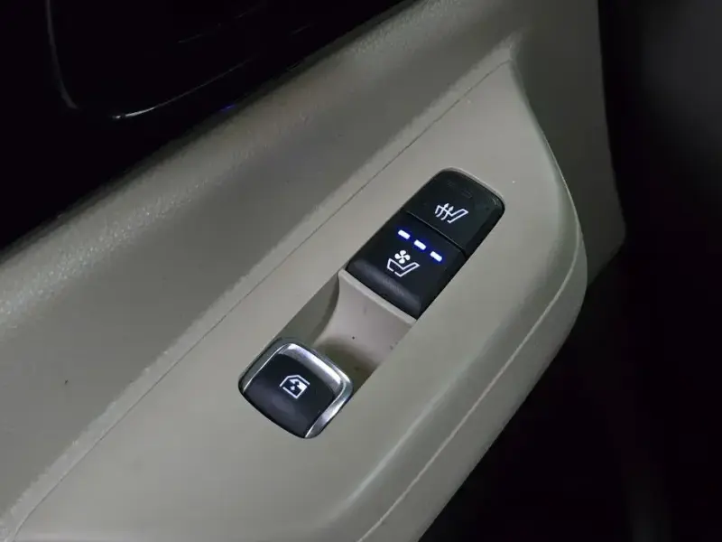 2024 Kia Carnival с пробегом 90 879 км