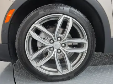 2023 Cadillac XT4 с пробегом 38 735 км