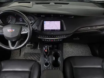 2023 Cadillac XT4 с пробегом 38 735 км
