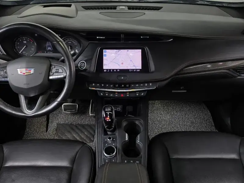 2023 Cadillac XT4 с пробегом 38 735 км