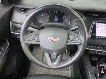 2023 Cadillac XT4 с пробегом 38 735 км
