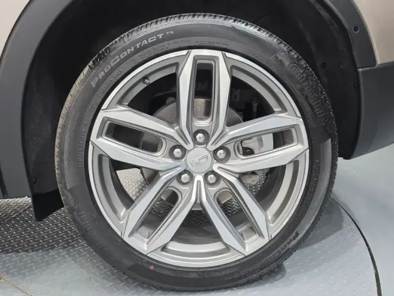2023 Cadillac XT4 с пробегом 38 735 км