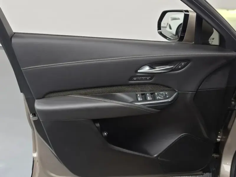 2023 Cadillac XT4 с пробегом 38 735 км