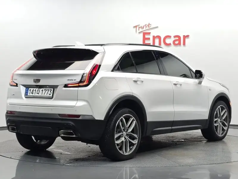 2023 Cadillac XT4 с пробегом 30 654 км