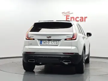 2023 Cadillac XT4 с пробегом 30 654 км