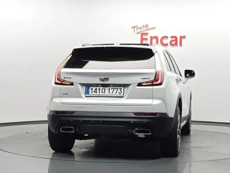 2023 Cadillac XT4 с пробегом 30 654 км