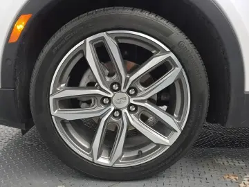 2023 Cadillac XT4 с пробегом 30 654 км