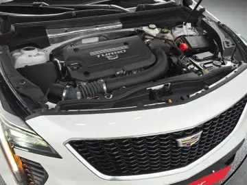 2023 Cadillac XT4 с пробегом 30 654 км