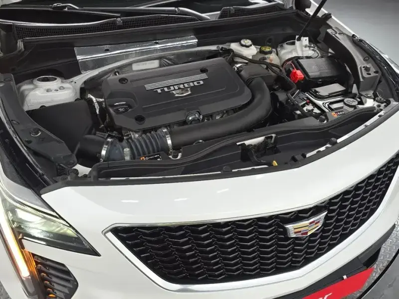 2023 Cadillac XT4 с пробегом 30 654 км