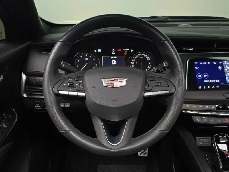 2023 Cadillac XT4 с пробегом 30 654 км