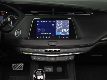 2023 Cadillac XT4 с пробегом 30 654 км