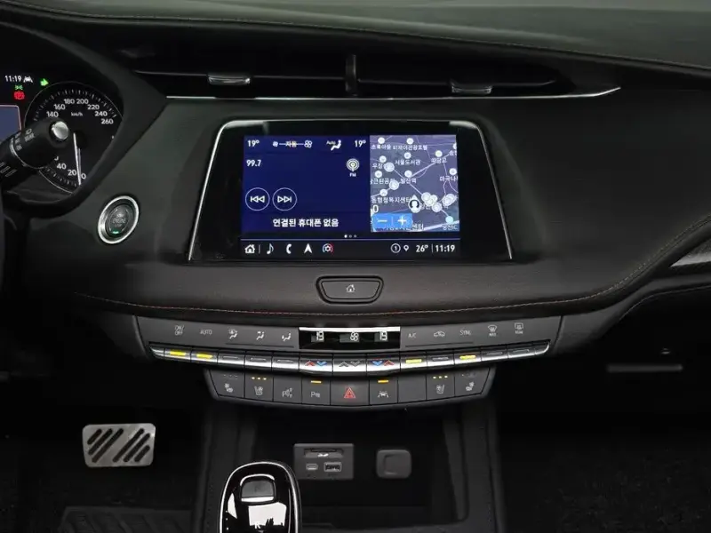 2023 Cadillac XT4 с пробегом 30 654 км