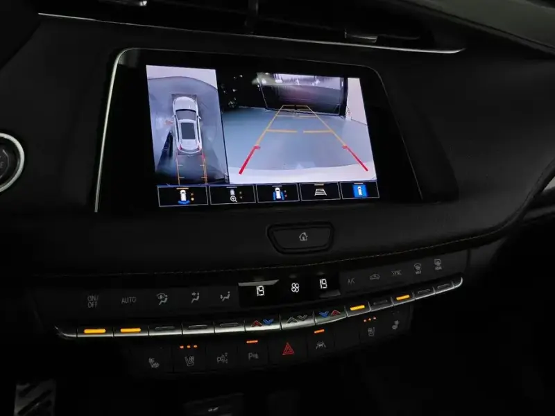 2023 Cadillac XT4 с пробегом 30 654 км