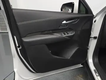 2023 Cadillac XT4 с пробегом 30 654 км