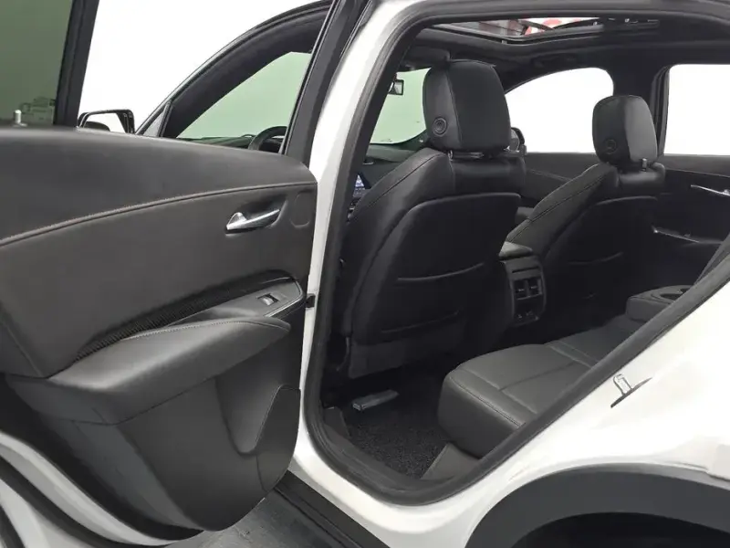 2023 Cadillac XT4 с пробегом 30 654 км