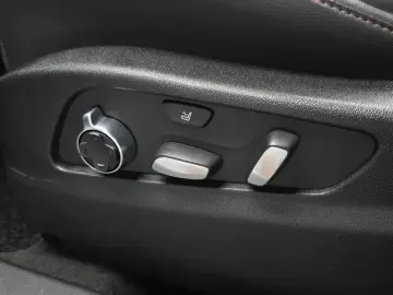 2023 Cadillac XT4 с пробегом 30 654 км