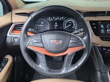 2019 Cadillac XT5 с пробегом 111 694 км