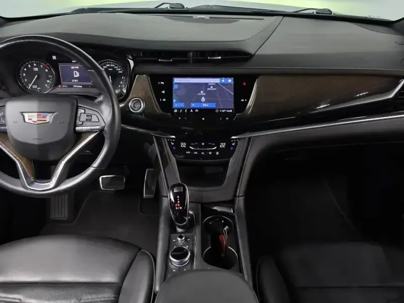 2020 Cadillac XT6 с пробегом 99 764 км
