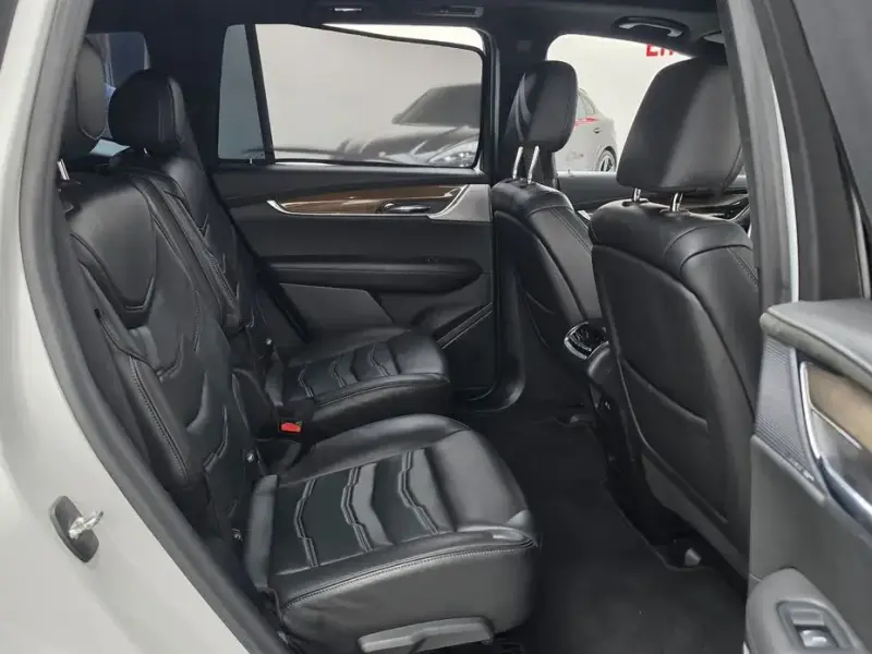 2020 Cadillac XT6 с пробегом 99 764 км
