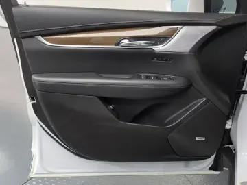 2020 Cadillac XT6 с пробегом 99 764 км
