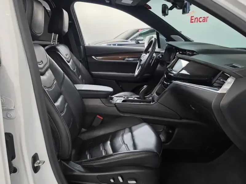 2020 Cadillac XT6 с пробегом 99 764 км