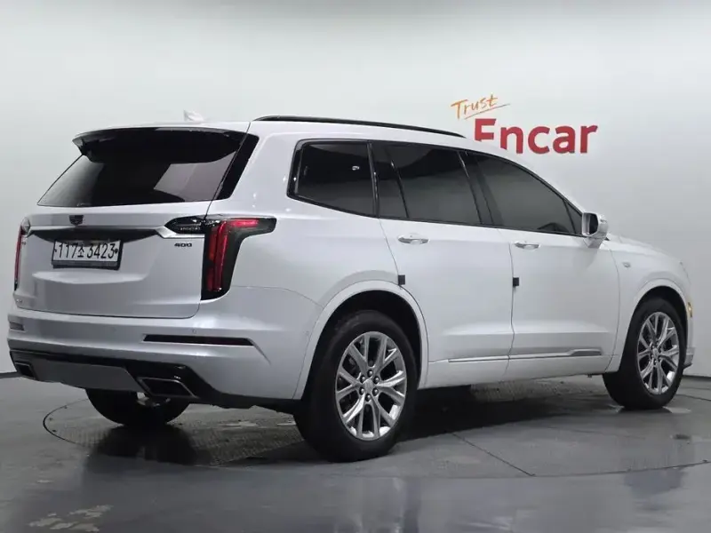 2020 Cadillac XT6 с пробегом 23 126 км
