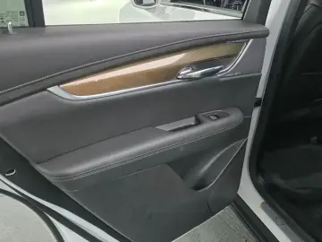 2020 Cadillac XT6 с пробегом 23 126 км