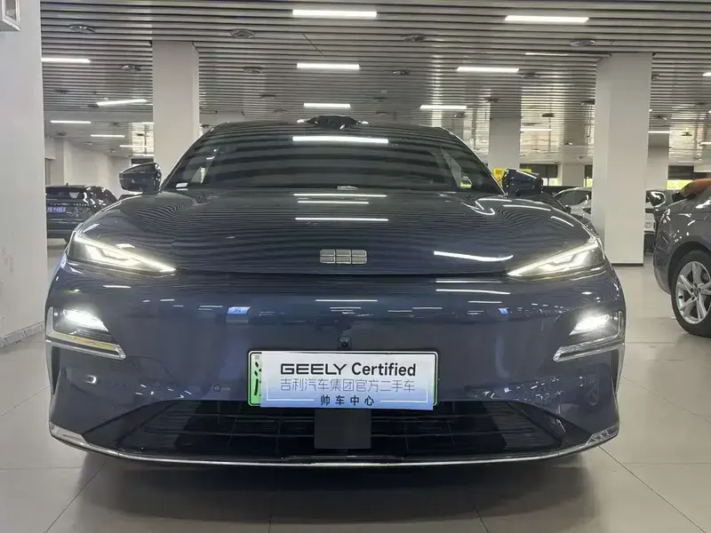2025 Geely Galaxy Xingyao 8 с пробегом 12 500 км