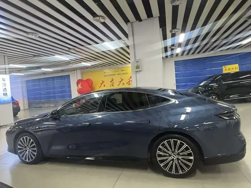 2025 Geely Galaxy Xingyao 8 с пробегом 12 500 км
