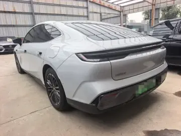 2025 Geely Galaxy Xingyao 8 с пробегом 8 000 км