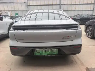 2025 Geely Galaxy Xingyao 8 с пробегом 8 000 км