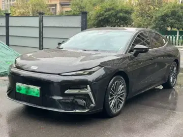Geely Galaxy Xingyao 8