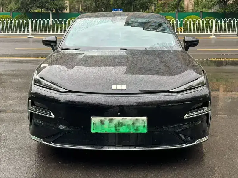 2025 Geely Galaxy Xingyao 8 с пробегом 12 000 км
