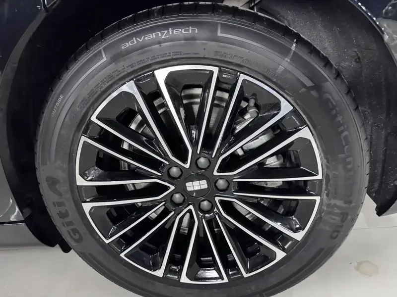 2025 Geely Galaxy Xingyao 8 с пробегом 12 000 км