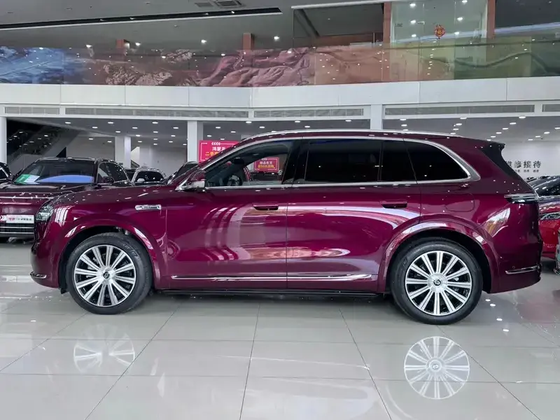 2026 Aito AITO M7 с пробегом 11 000 км