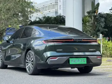 2025 Geely Galaxy Xingyao 8 с пробегом 24 000 км