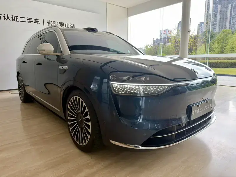 2025 Aito AITO M9 с пробегом 33 500 км