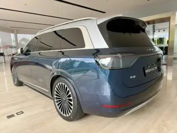 2025 Aito AITO M9 с пробегом 33 500 км