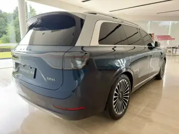2025 Aito AITO M9 с пробегом 33 500 км