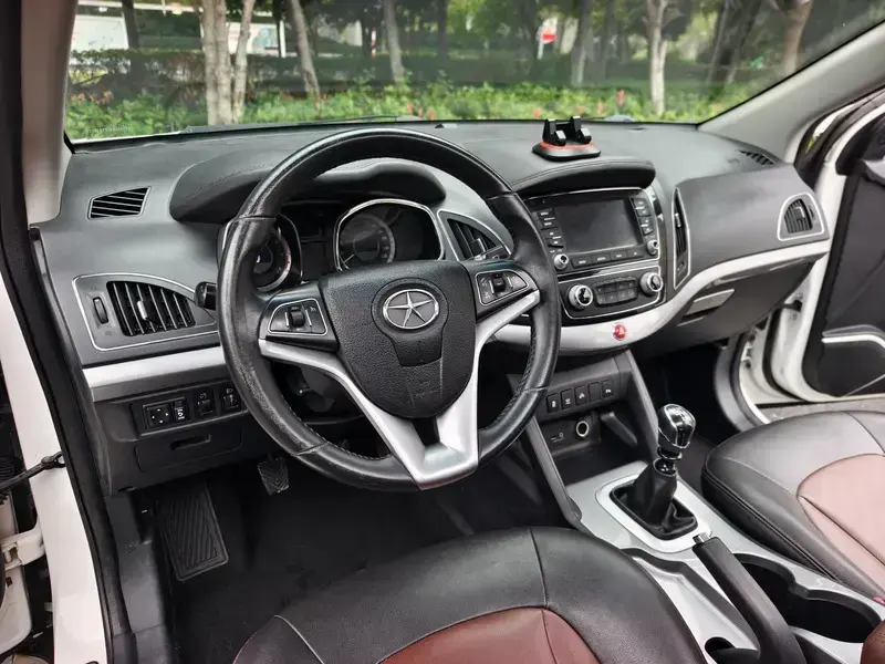 2015 JAC Refine S5 с пробегом 136 000 км