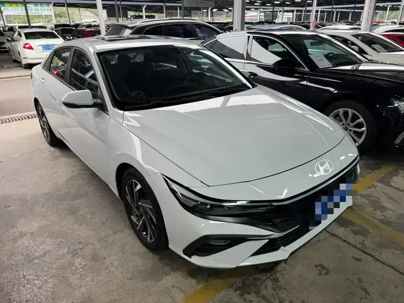 2023 Hyundai Elantra Plug-in Hybrid с пробегом 40 000 км