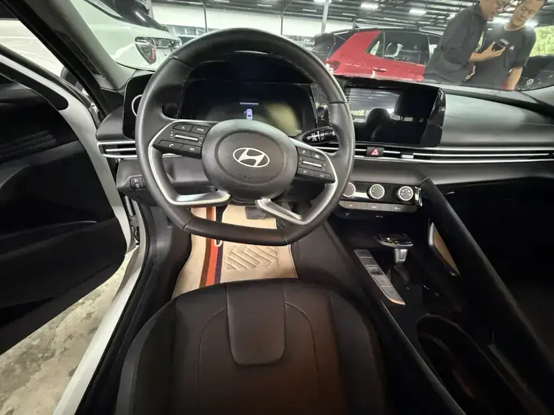 2023 Hyundai Elantra Plug-in Hybrid с пробегом 40 000 км