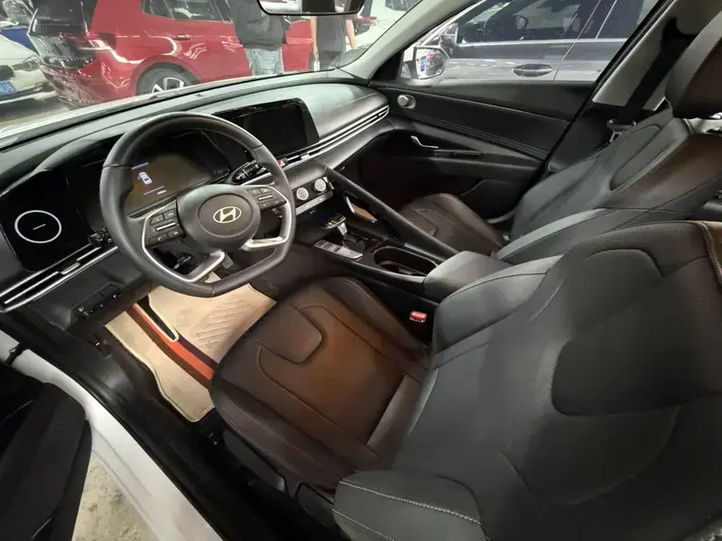 2023 Hyundai Elantra Plug-in Hybrid с пробегом 40 000 км