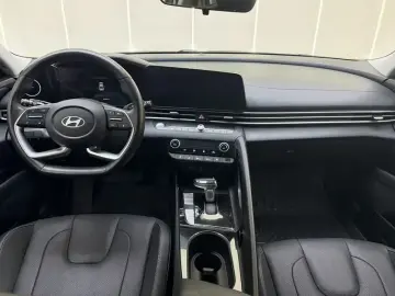 2023 Hyundai Elantra Plug-in Hybrid с пробегом 50 000 км