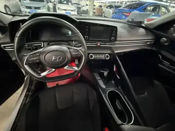 2022 Hyundai Elantra Plug-in Hybrid с пробегом 45 000 км