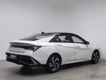 2023 Hyundai Elantra Plug-in Hybrid с пробегом 17 000 км