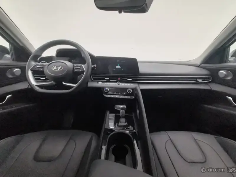 2023 Hyundai Elantra Plug-in Hybrid с пробегом 17 000 км